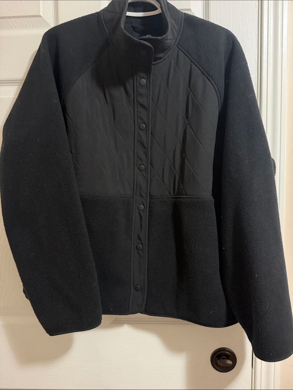 GAP Black Quilted & Fleece Snap-Front Jacket - Women